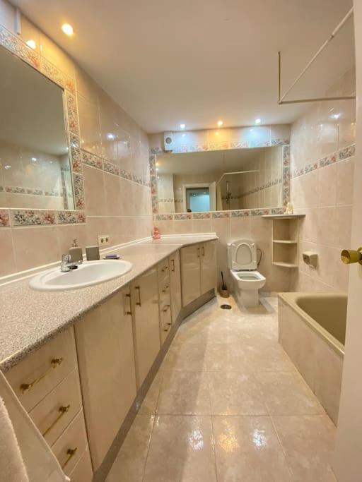 Lovely 1 Bedroom Apartment With Sea Views And Pool Эстепона Экстерьер фото