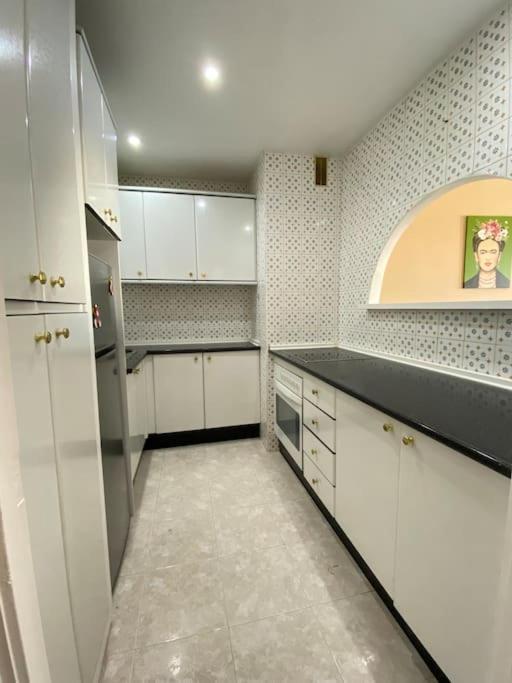Lovely 1 Bedroom Apartment With Sea Views And Pool Эстепона Экстерьер фото